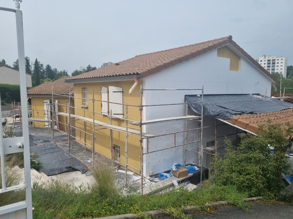 Une façade rénovée et éclatante grâce au ravalement et à la peinture extérieure