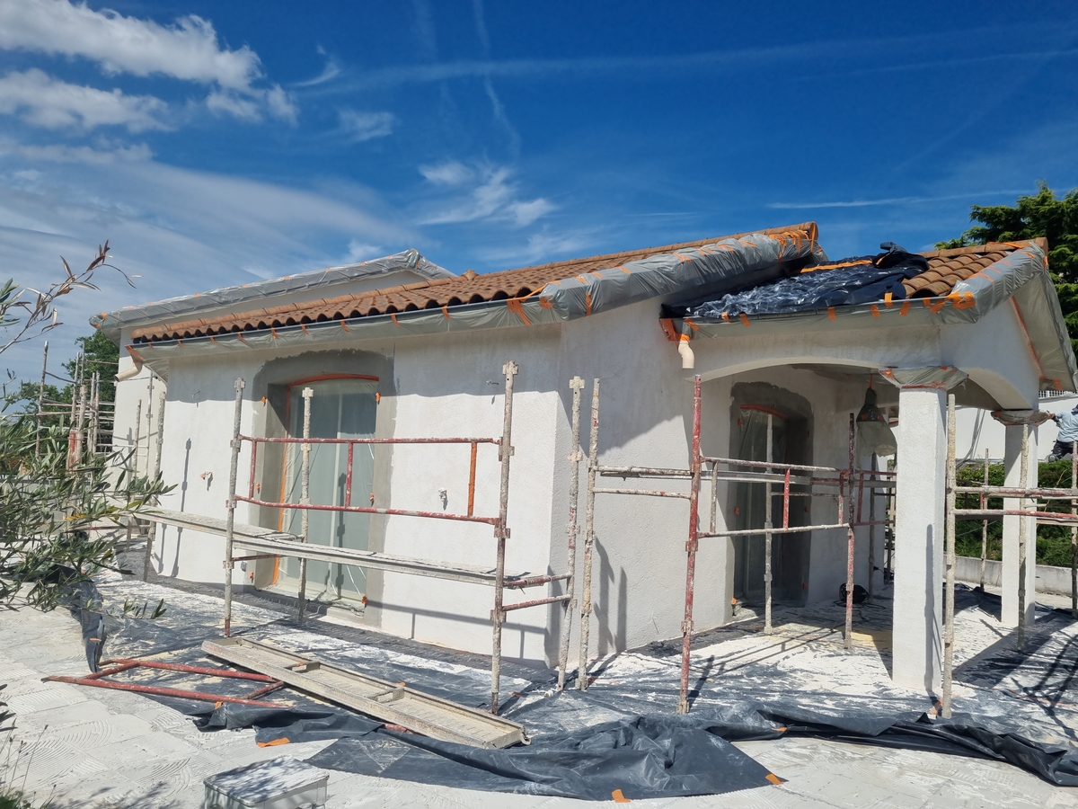 Une façade rénovée et éclatante grâce au ravalement et à la peinture extérieure